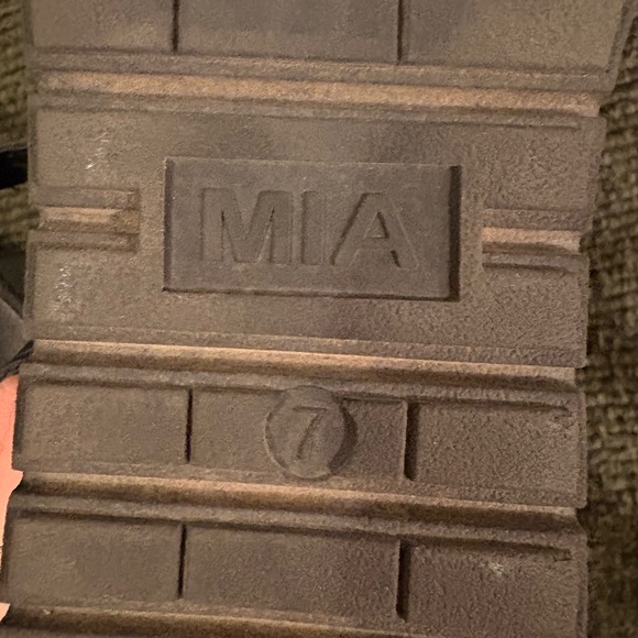 MIA Kenedi Platform Sandals - Picture 8 of 8